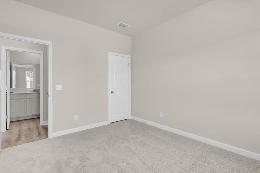Spacious, unfurnished interior of a new home in , Ravenel (Image 24).