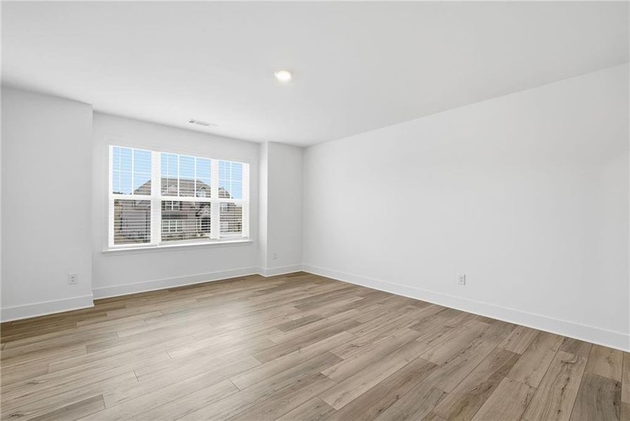 Spacious, unfurnished interior of a new home in Deer Valley, Canton (Image 20).