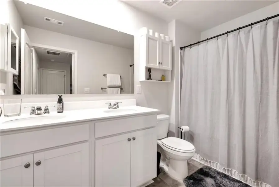 Furnished interior view inside a new home in , Dahlonega (Image 28).