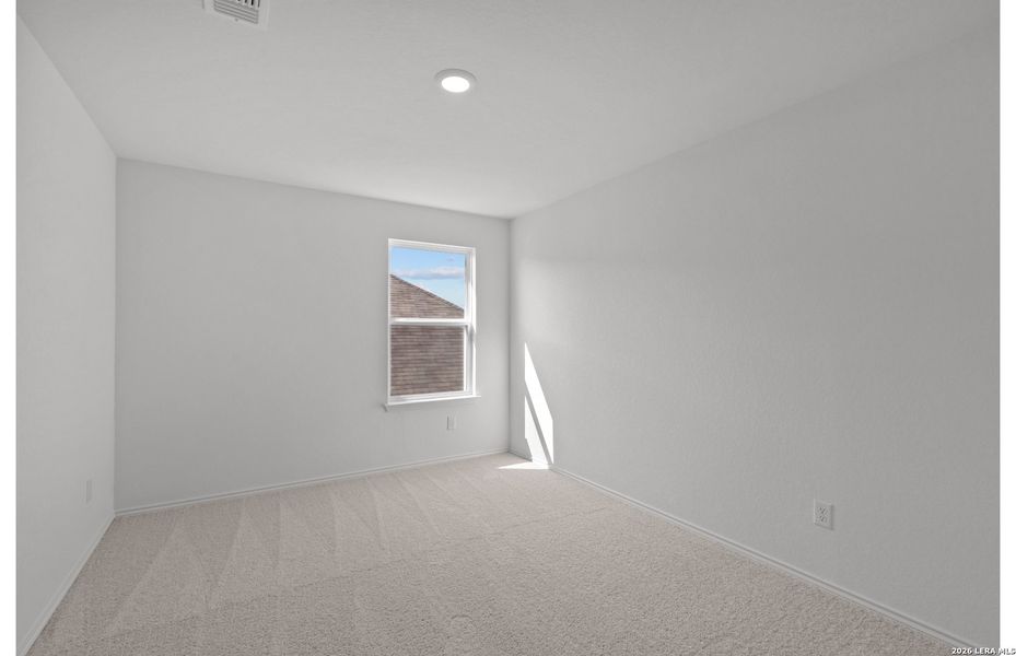 Spacious, unfurnished interior of a new home in Meadows at Clear Springs, New Braunfels (Image 29).