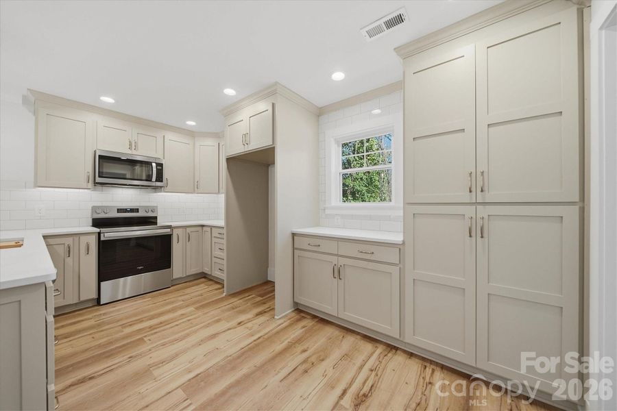 Furnished interior view inside a new home in , Statesville (Image 6).