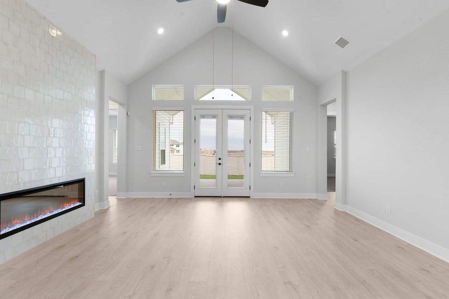 Spacious, unfurnished interior of a new home in Broken Oak, Georgetown (Image 21).