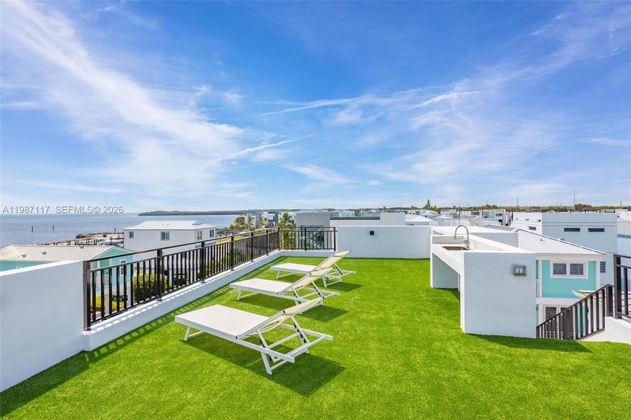 Outdoor kitchen ready to enjoy