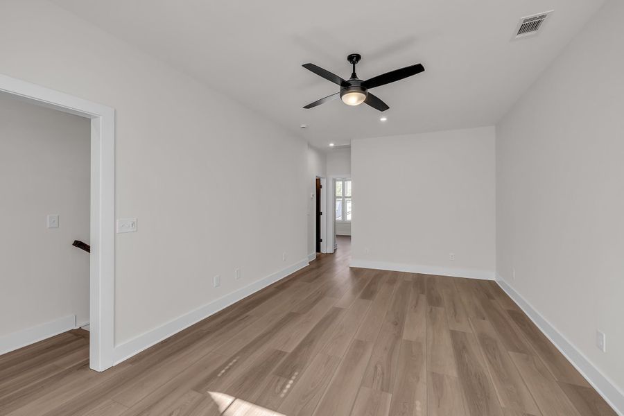 Spacious, unfurnished interior of a new home in Social Circle, Chattanooga (Image 16). Spacious, unfurnished interior of a new home in Social Circle, Chattanooga (Image 16).