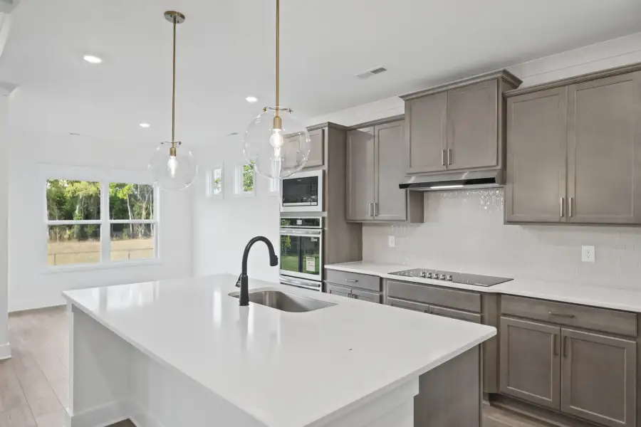 *Photo of example home. Selections & finishes may vary. *Photo of example home. Selections & finishes may vary.