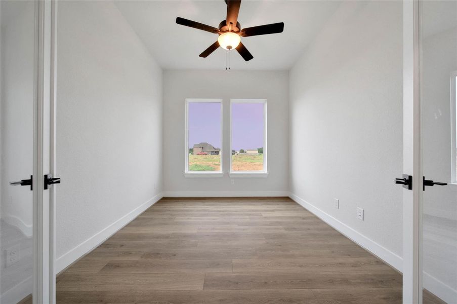 Spacious, unfurnished interior of a new home in , Rosharon (Image 34).