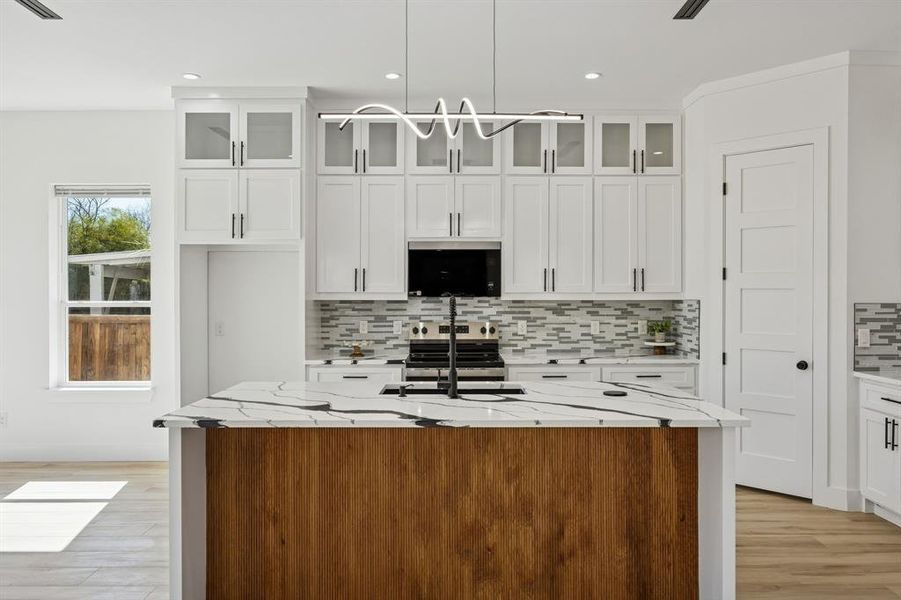 Furnished interior view inside a new home in , Dallas (Image 5).