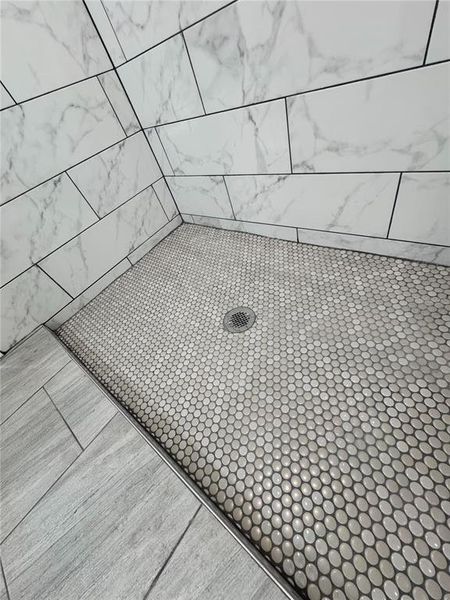 Close-up of interior finishes inside a home in , Dade City (Image 20).