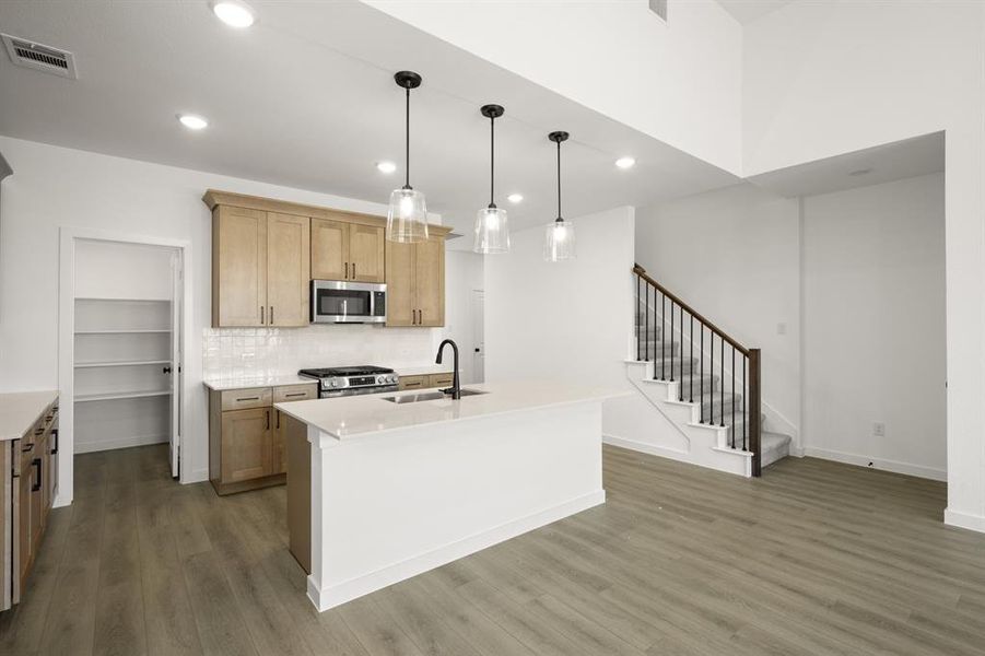 669 Tyronza- Kitchen-3