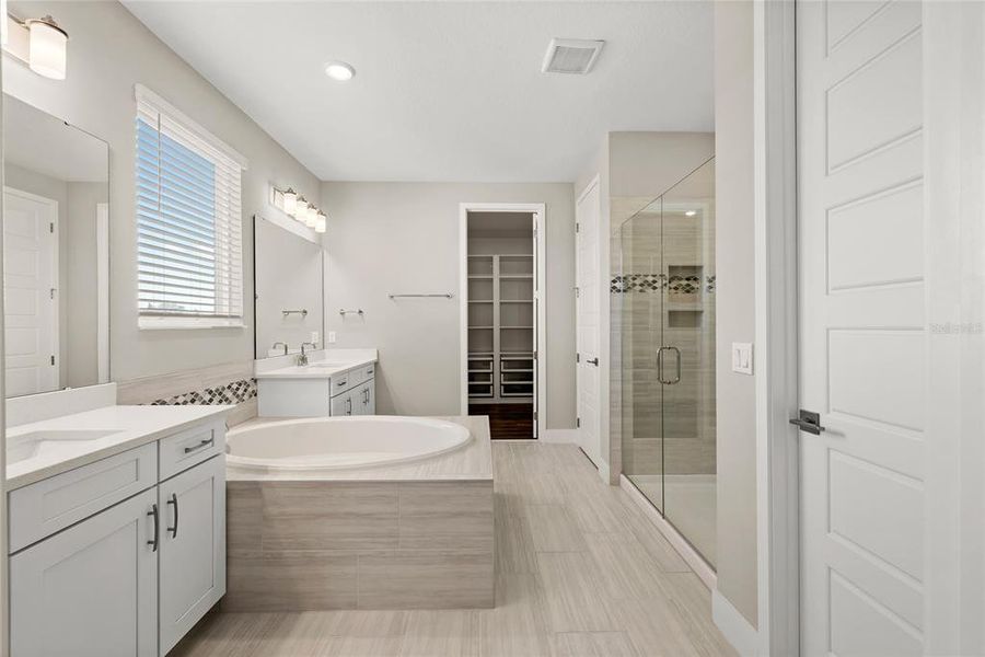 Furnished interior view inside a new home in , Winter Garden (Image 45).