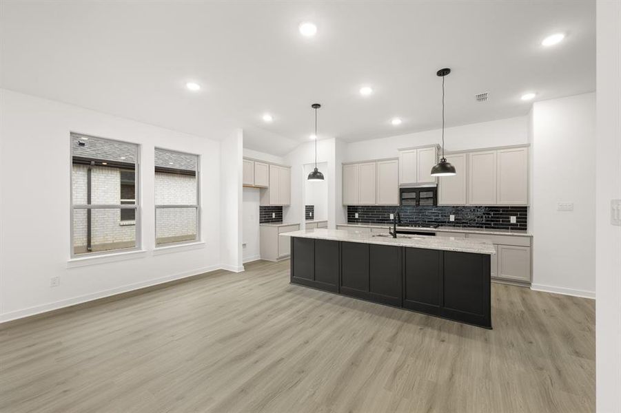 7502 Foxglove- Dining-2