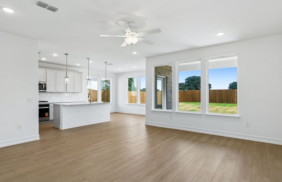 Spacious, unfurnished interior of a new home in Ribbonwood, Aubrey (Image 15).