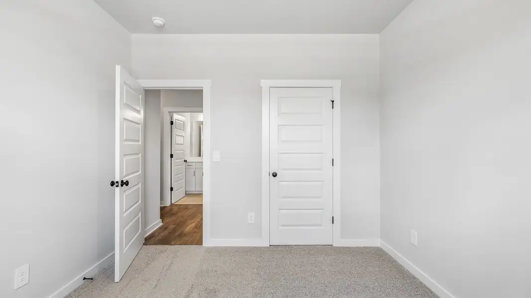 Spacious, unfurnished interior of a new home in Reserve at Hickory Ridge, Columbia (Image 23).