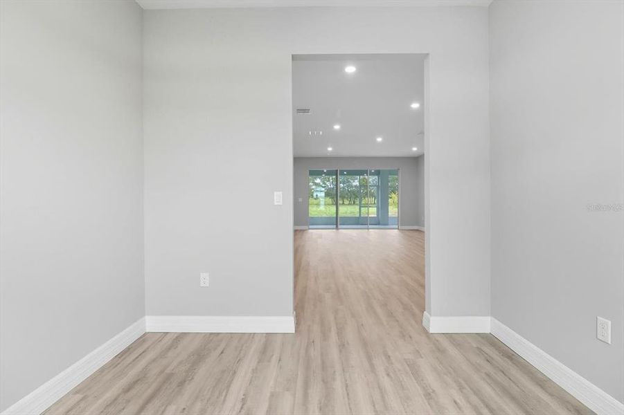 Spacious, unfurnished interior of a new home in , Homosassa (Image 15).