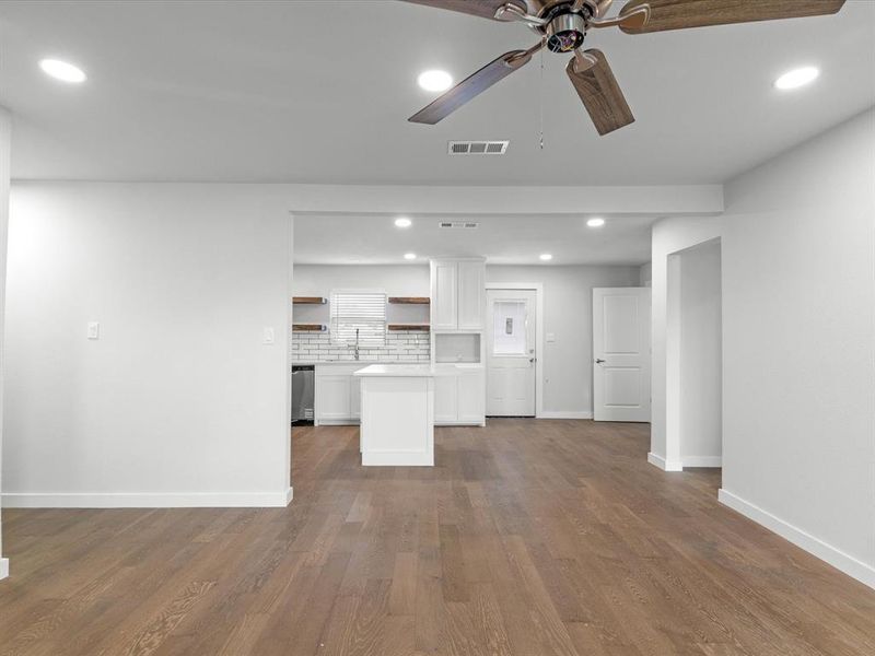 Spacious, unfurnished interior of a new home in , Bowie (Image 28).
