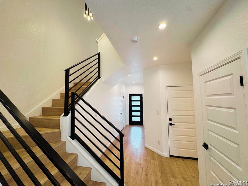 Spacious, unfurnished interior of a new home in , San Antonio (Image 14).