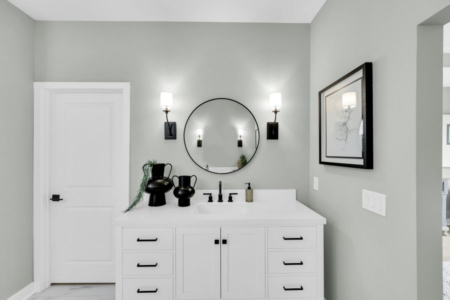 Primary bath with dual sinks Primary bath with dual sinks