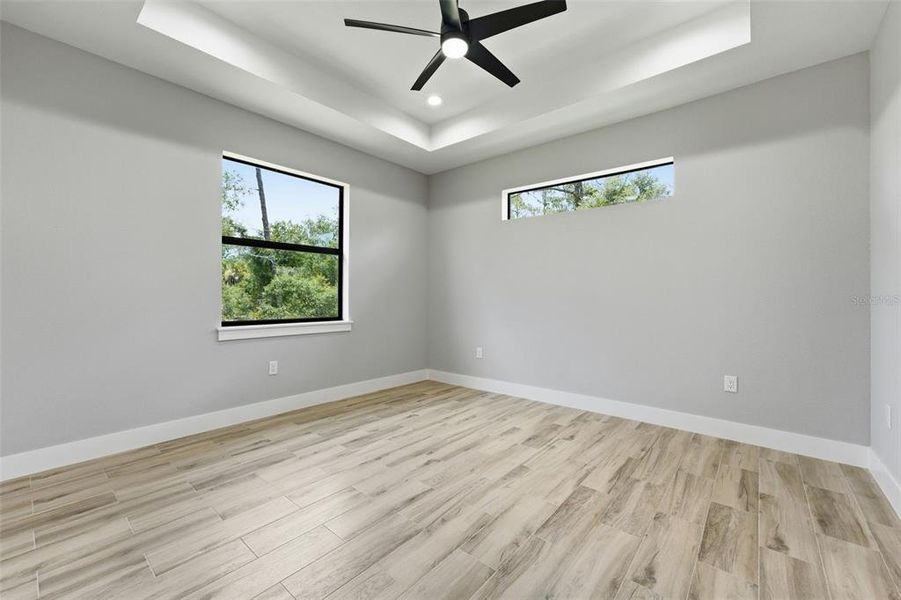 Spacious, unfurnished interior of a new home in , Port Charlotte (Image 20).