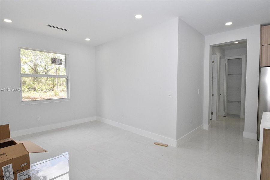 Spacious, unfurnished interior of a new home in , Lehigh Acres (Image 21).