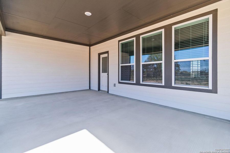 Exterior details and patio area of a home in Jordan's Ranch, San Antonio (Image 23).