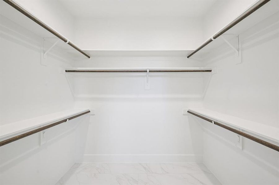 Spacious, unfurnished interior of a new home in , Grapevine (Image 22).