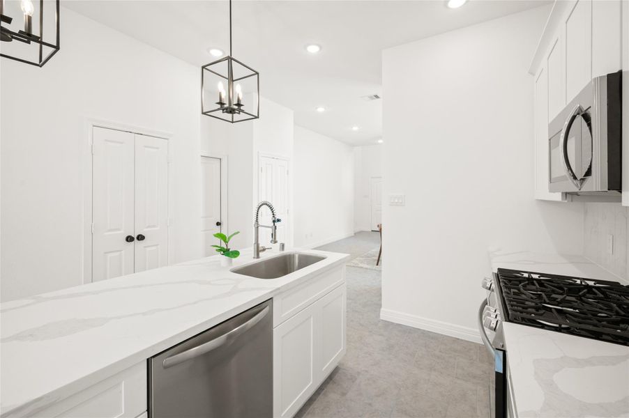 Furnished interior view inside a new home in , Missouri City (Image 9).