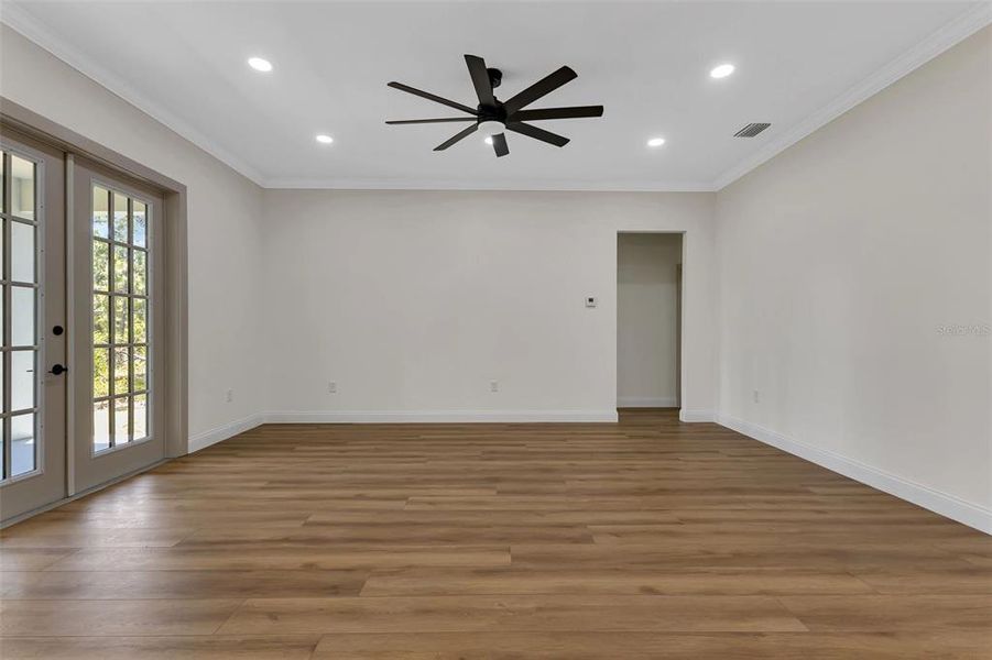 Spacious, unfurnished interior of a new home in , Port Charlotte (Image 28).