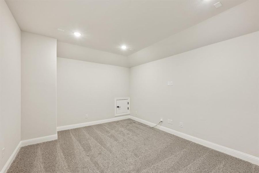 Spacious, unfurnished interior of a new home in Painted Tree Woodland District 50, McKinney (Image 20). Spacious, unfurnished interior of a new home in Painted Tree Woodland District 50, McKinney (Image 20).