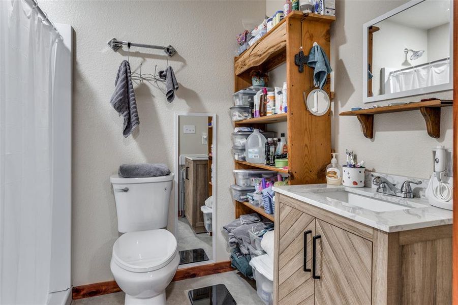 Furnished interior view inside a new home in , Lipan (Image 5).