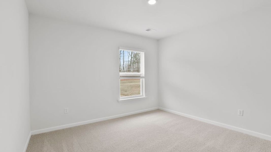Spacious, unfurnished interior of a new home in Lakestone, Woodruff (Image 18).
