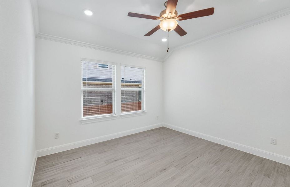 Spacious, unfurnished interior of a new home in Saddleback at Santa Rita Ranch, Liberty Hill (Image 20).