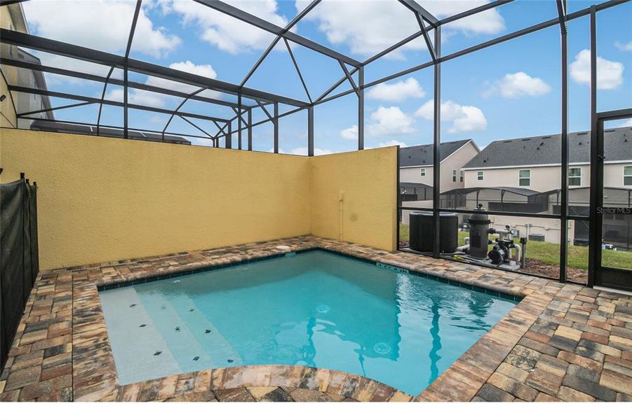 Exterior details and patio area of a home in , Kissimmee (Image 25).