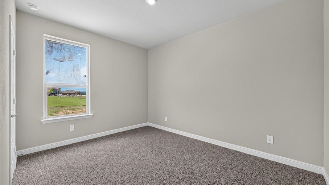 Representative unfurnished interior of a home built from the Glenwood by D.R. Horton in Bluestem, Rhome (Image 24).
