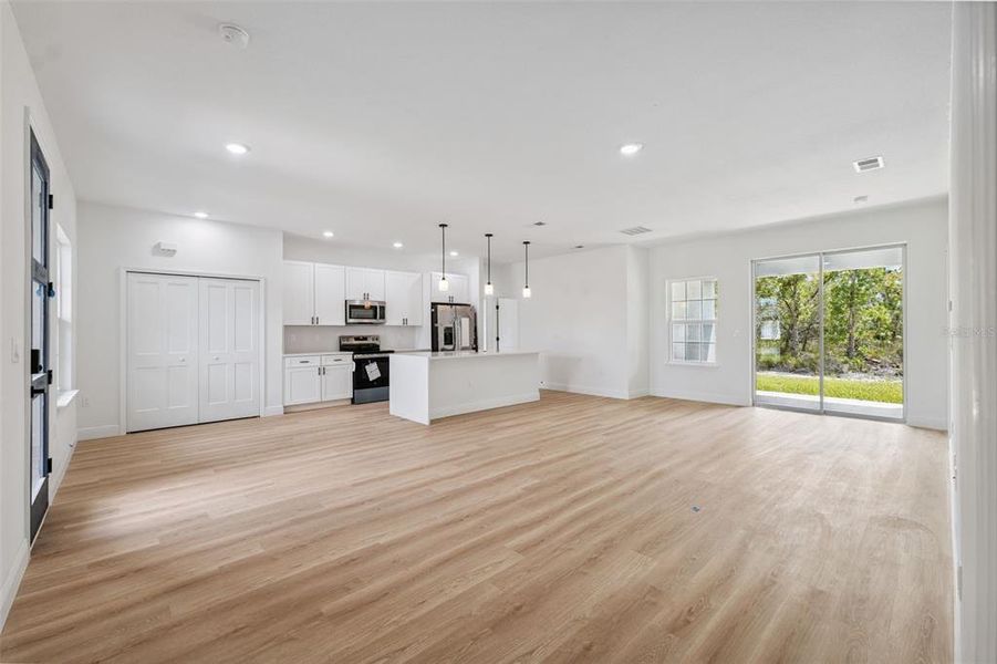 Spacious, unfurnished interior of a new home in , Ocala (Image 30).