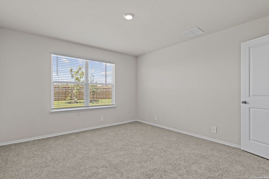 Spacious, unfurnished interior of a new home in Redbird Ranch, San Antonio (Image 15). Spacious, unfurnished interior of a new home in Redbird Ranch, San Antonio (Image 15).