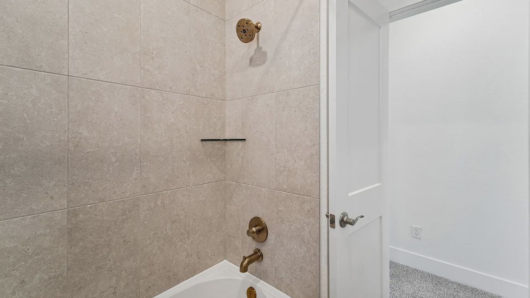 Representative interior finishes for a home built from the Cayman by Chesmar Homes in Crescent Bluff, Georgetown (Image 22).