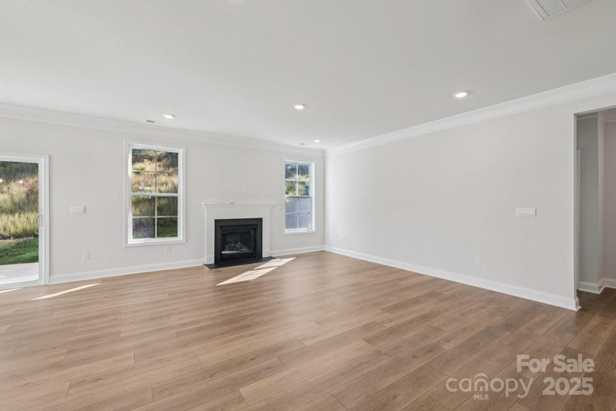 Spacious, unfurnished interior of a new home in Falls Cove, Troutman (Image 29).