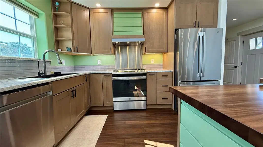 Furnished interior view inside a new home in , Brownwood (Image 8).