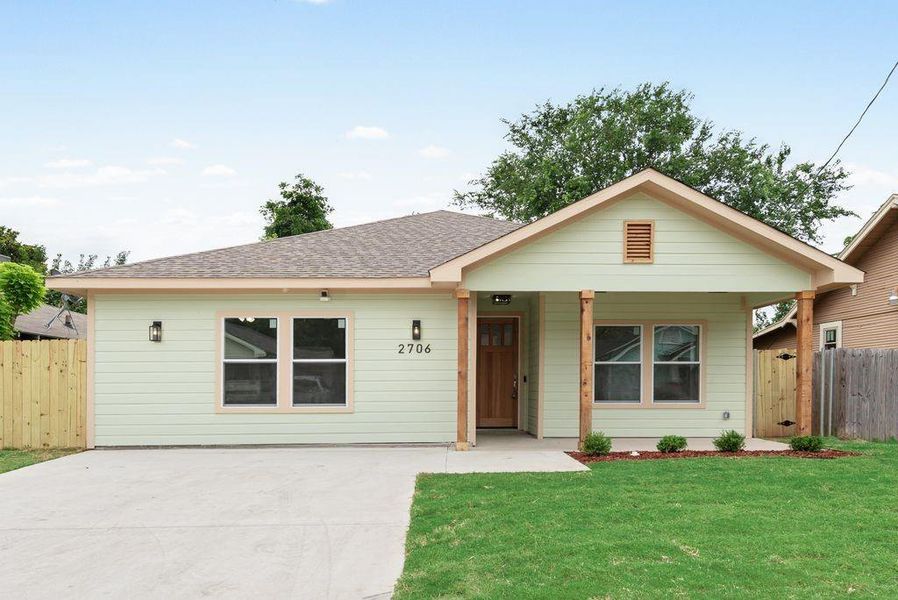 Front exterior of a new home in , Dallas, TX, highlighting curb appeal (Image 2). Front exterior of a new home in , Dallas, TX, highlighting curb appeal (Image 2).