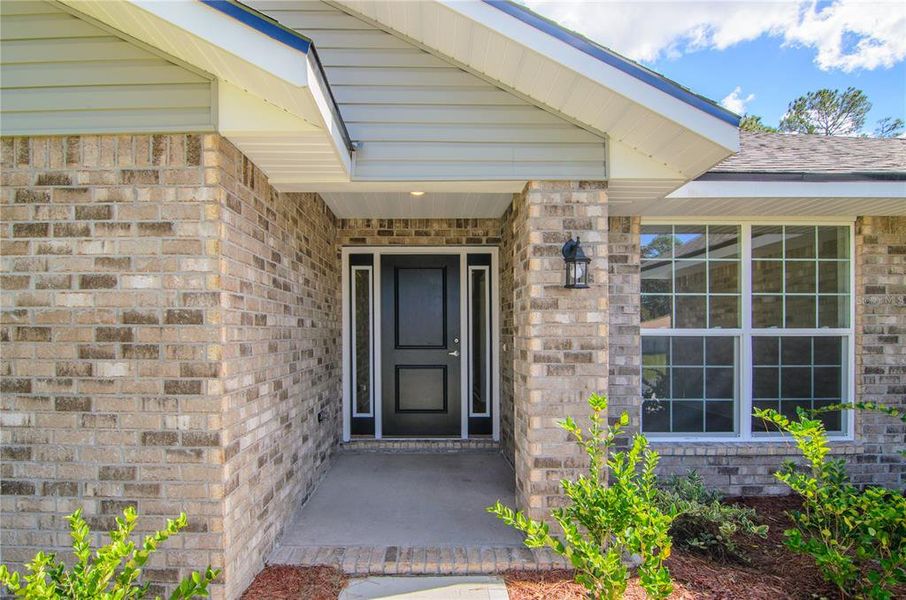 Exterior details and patio area of a home in , Palm Coast (Image 2).