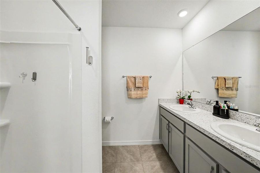 Furnished interior view inside a new home in , Wesley Chapel (Image 21).