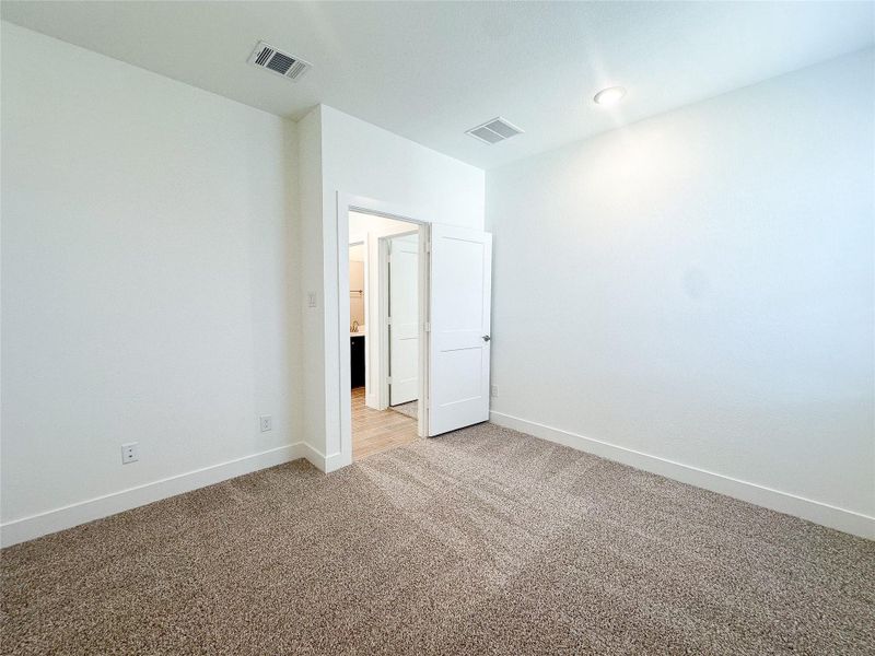 Spacious, unfurnished interior of a new home in Sienna, Missouri City (Image 19). Spacious, unfurnished interior of a new home in Sienna, Missouri City (Image 19).