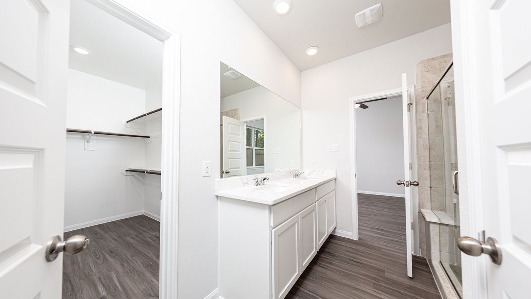 Representative furnished interior of a home built from the The Bronte - Walden on Lake Conroe by Legend Homes in Lake Conroe Area Homes, Montgomery (Image 9).