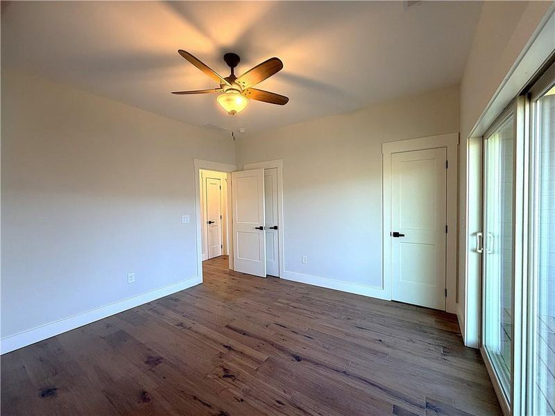 Spacious, unfurnished interior of a new home in , Hiawassee (Image 11).