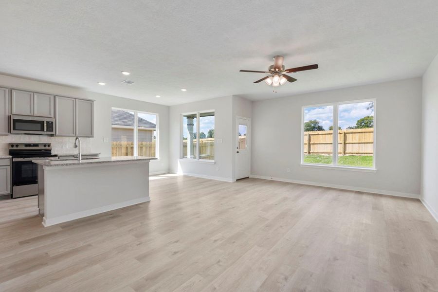 Spacious, unfurnished interior of a new home in , Huntsville (Image 21).