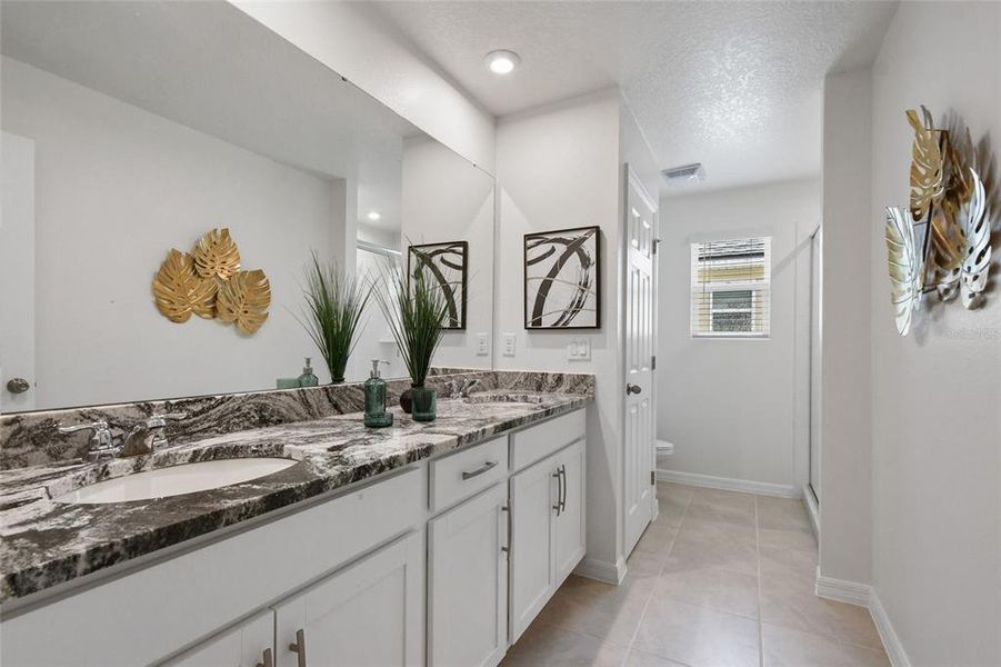 Furnished interior view inside a new home in , Kissimmee (Image 50).