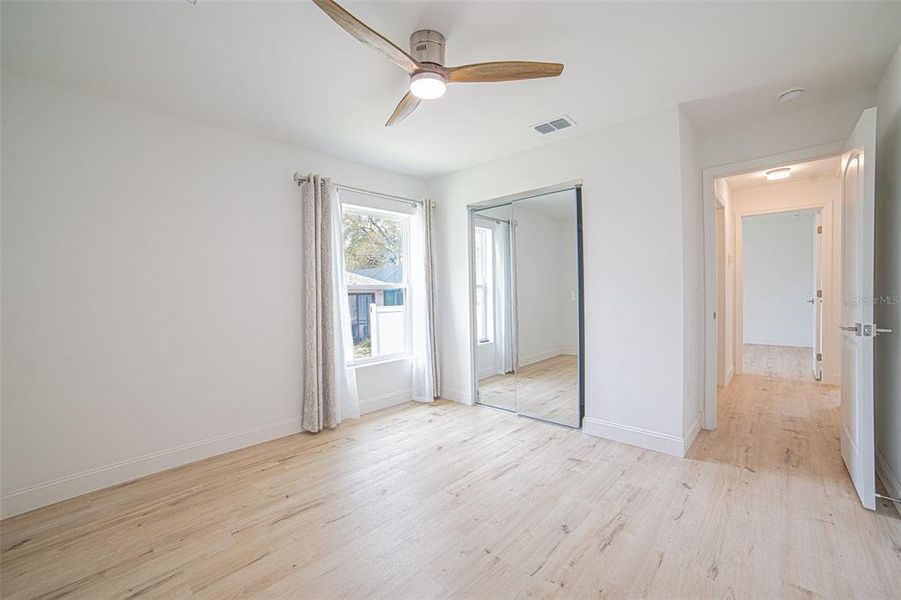 Spacious, unfurnished interior of a new home in , Spring Hill (Image 13).