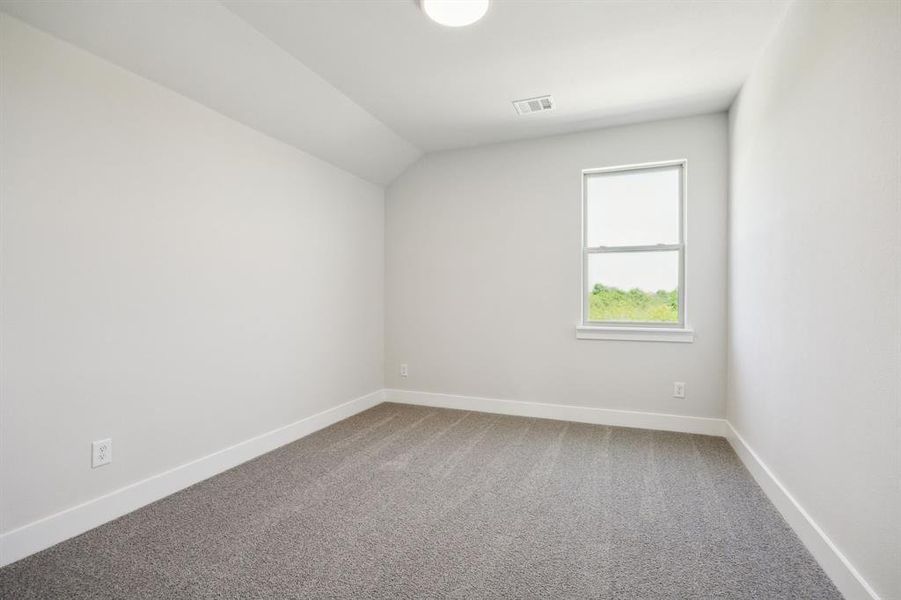 Spacious, unfurnished interior of a new home in Ellis Ranch Estates, Waxahachie (Image 20).