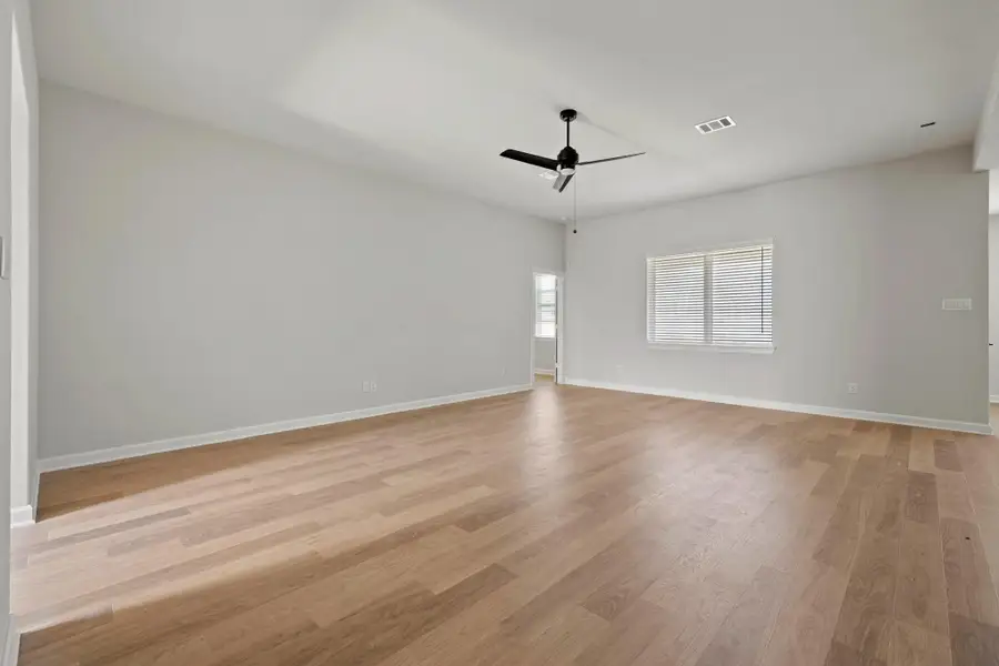 Spacious, unfurnished interior of a new home in Lago Mar, Texas City (Image 8). Spacious, unfurnished interior of a new home in Lago Mar, Texas City (Image 8).