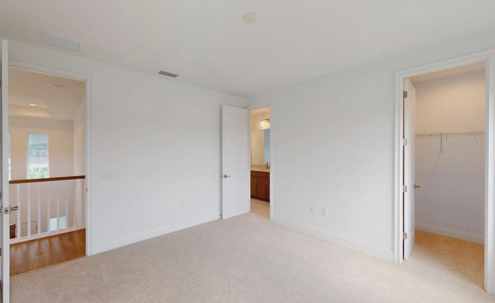 Spacious, unfurnished interior of a new home in Oakmont, Gainesville (Image 29).